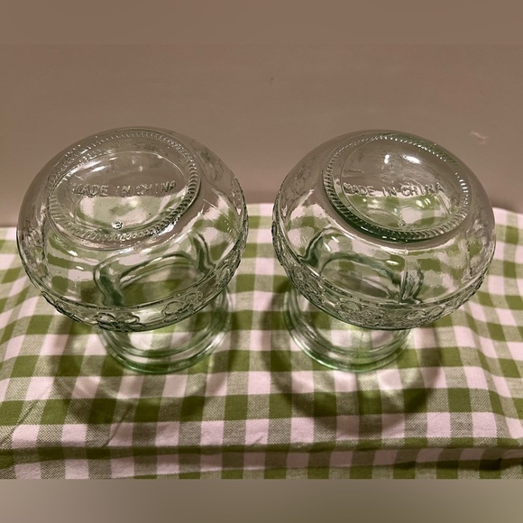 NWOT LOT OF 2 BULB VASES. - Picture 4 of 6